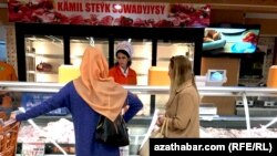 Aşgabat, "Kämil bazardaky" söwda