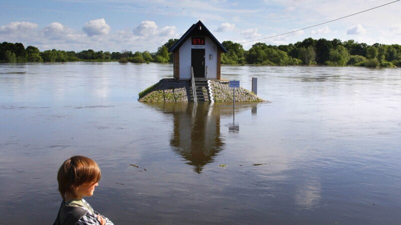 Расте бројот на жртви од поплавите во Германија 
