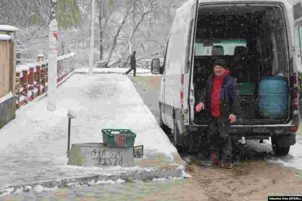 Moldova - people and places in Ciuciuleni, H&#226;ncești