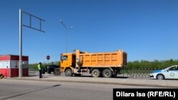 На одном из постов во время режима ЧП, которое было введено после начала пандемии коронавируса в марте и продержалось около двух месяцев.