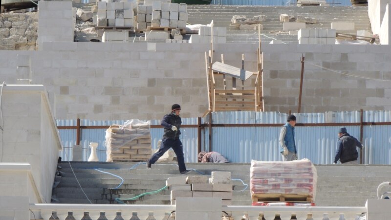 Просроченная уже на два месяца «реконструкция» Митридатских лестниц в Керчи все еще не закончена – власти