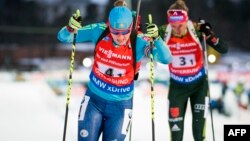 Қазақстан құрамасының мүшесі Галина Вишневская (4 нөмерде) Швециядағы әлем кубогы кезеңе қатысып жатқан сәті. 26 қараша 2017 жыл.