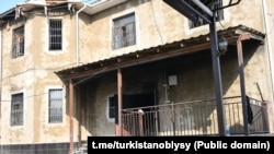 Жетісай ауданы Алғабас ауылындағы өртенген үй. Түркістан облыстық әкімшілігі баспасөз қызметі таратқан фото