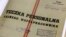 Папка, содержащая досье на бывшего президента Польши Леха Валенсу о том, что он был агентом тайной полиции ПНР из архива Института национальной памяти в Варшаве, 22 февраля 2016 года 