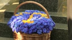 Кримськотатарські активісти поклали квіти до пам'ятника льотчику-випробувачу (відео)