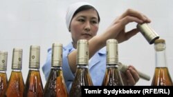 Кыргызстандагы коньяк өндүрүүчү завод. Иллюстрациялык сүрөт.