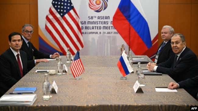 ABŞ Dövlət katibi Marko Rubio və Rusiya xarici işlər naziri Sergey Lavrov ASEAN Xarici İşlər Nazirləri Toplantısı çərçivəsində görüşürlər. 10 iyul 2025