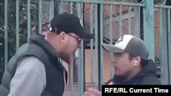 "TRT na russkom" telegram kanaly 27-nji awgustda Moskwa sebitiniň Himki şäherinde ýazgy edilen wideony çap etdi.