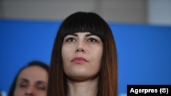 Cristina Prună este vicepreședintă a Comisiei pentru industrii și servicii a Camerei Deputaților.