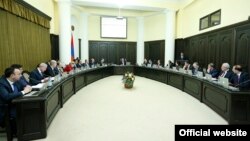 Armenia -- Prime Minister Hovik Abrahamian holds a weekly cabinet meeting in Yerevan, 25Dec2014.