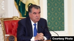 Президент Таджикистана Эмомали Рахмон. Иллюстрация. 