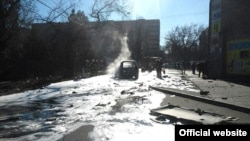 Mașina care a explodat la Mariupol