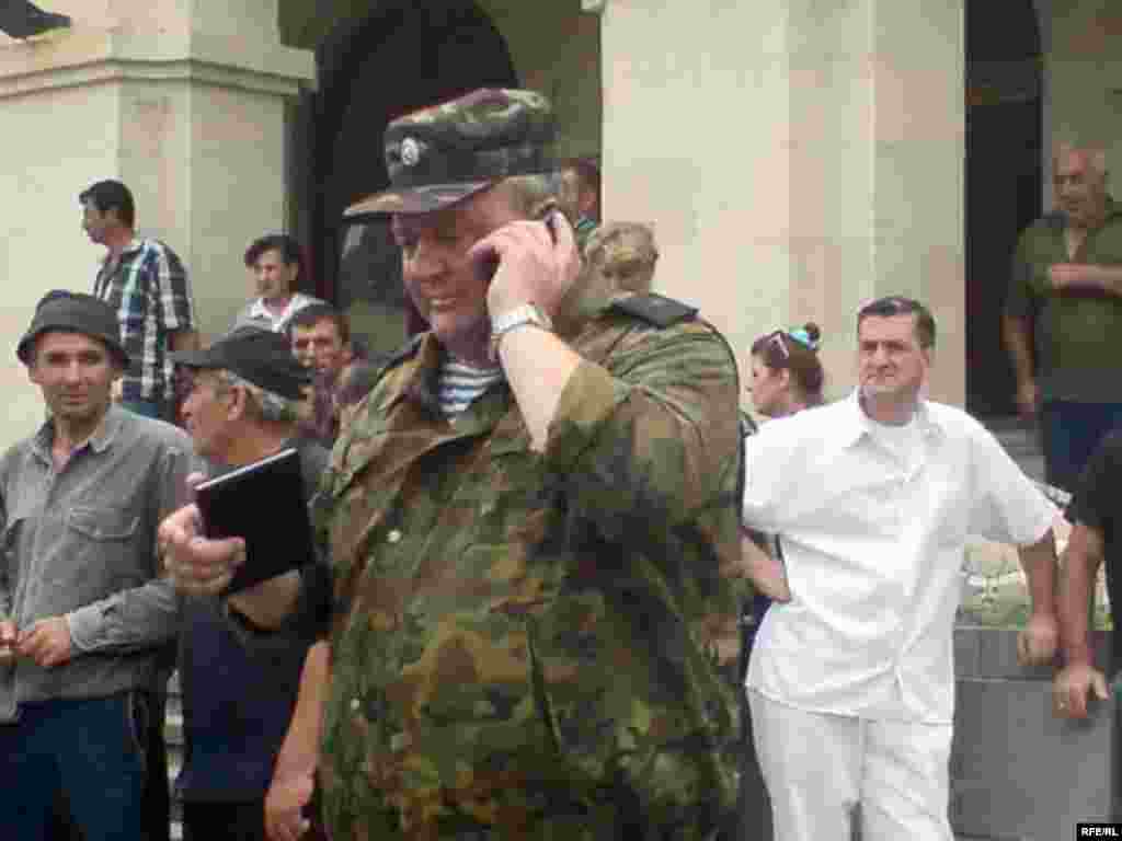 Генерал-майор Вячеслав Борисов в Гори, 20 августа 2008