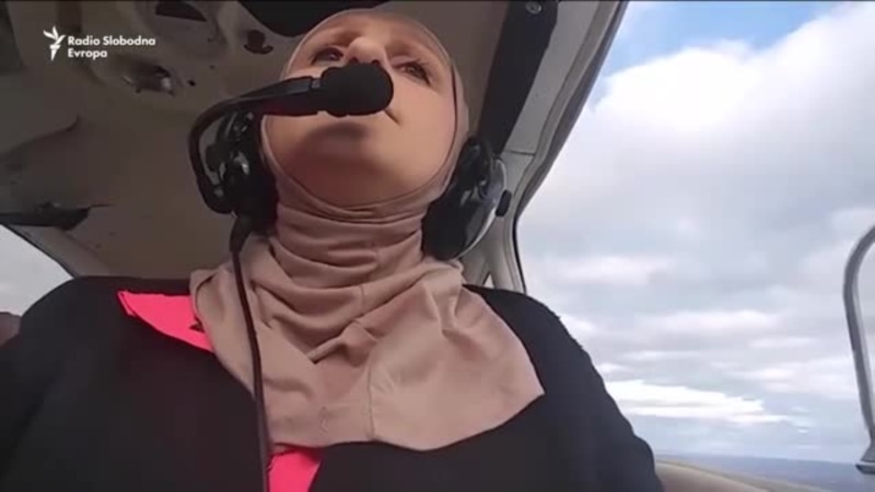 Pilotkinja s hidžabom