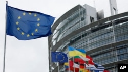 Zastava Evropske unije ispred zgrade Evropskog parlamenta u Strazburu, 18. april 2023.