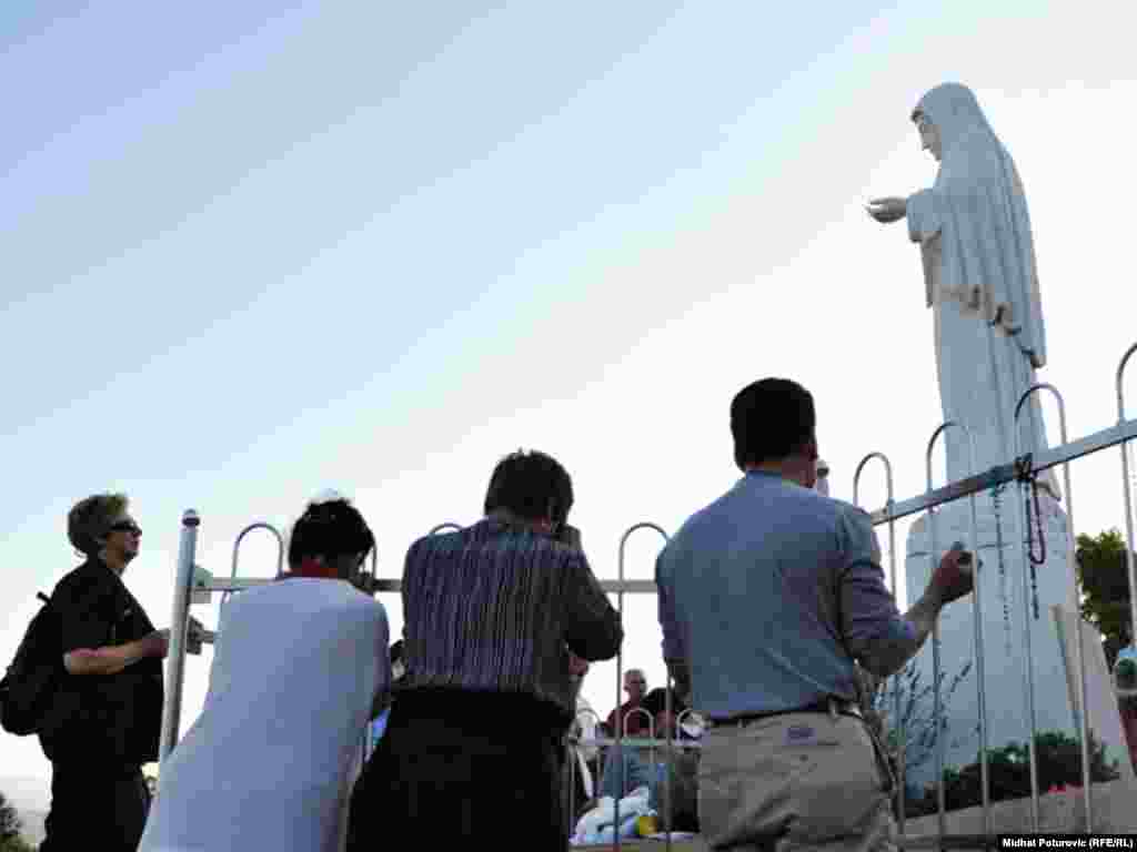 Međugorje: 30. obljetnica od ukazanja Gospe, Kraljice Mira, 25. lipnja 2011, fotografije: Mithat Poturović