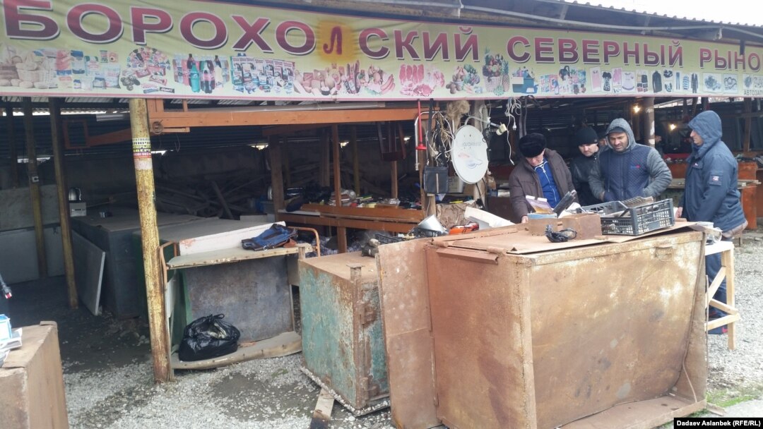 Сьлж-ГIалина йистера "Северный" олу базар.