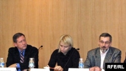 Washington, DC -- Martins Zvaners, RFE/RL, Olga Kazulina and Alyaksandr Klaskouski, BelaPAN (12Dec2008)