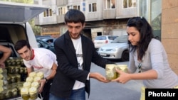 Armenia -- Young volunteers store humanitarian aid which is due to sent to Syria, Yerevan, 1Oct2012.