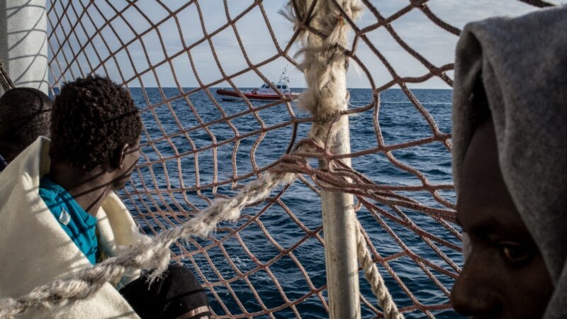 Libanska mornarica presrela brod sa 11 migranata 