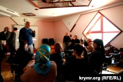 Конференция о конституции Пилипа Орлика в Симферополе, организованная крымскими активистами, 5 апреля 2015года