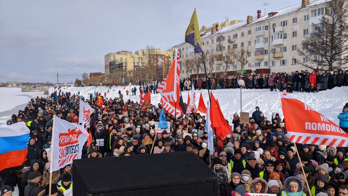 В Архангельске на митинге против мусорного полигона задержали человека