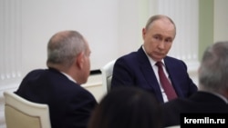 ფოტოზე: ნიკოლ ფაშინიანისა და ვლადიმირ პუტინის შეხვედრა. 2026 წლის 1 აპრილი