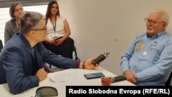 Dragan Štavljanin (levo), urednik spoljne politike Balkanskog servisa RSE i Leh Valensa, osnivač i lider sindikata "Solidarnost" 1980-ih i prvi postkomunistički predsednik Poljske u Pragu, 15. oktobar 2024.