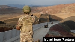 خودروهای گشت‌زنی ارتش ترکیه در نوار مرزی با ایران 