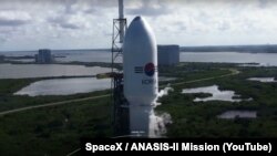 تصویری از پخش زنده پرتاب ماهواره در یوتیوب اسپیس‌اکس