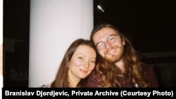 Branislav Đorđević i Doroteja Antić su među šestoro aktivista koje je vest da je pokrenut krivični postupak protiv njih zatekla u Hrvatskoj. Odlučili su tu i da ostanu pošto bi povratak u Srbiju za njih bi značio momentalno hapšenje.