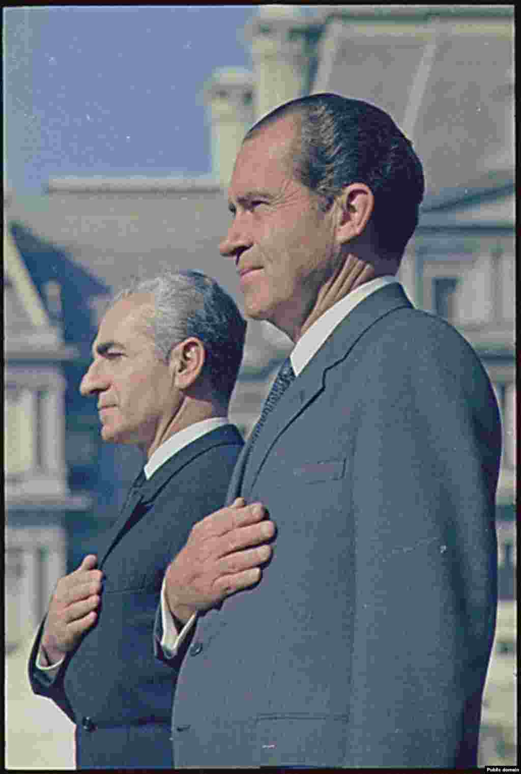 &nbsp;Муҳаммад Ризои Паҳлавӣ бо президенти Амрико Ричард Никсон, соли 1969