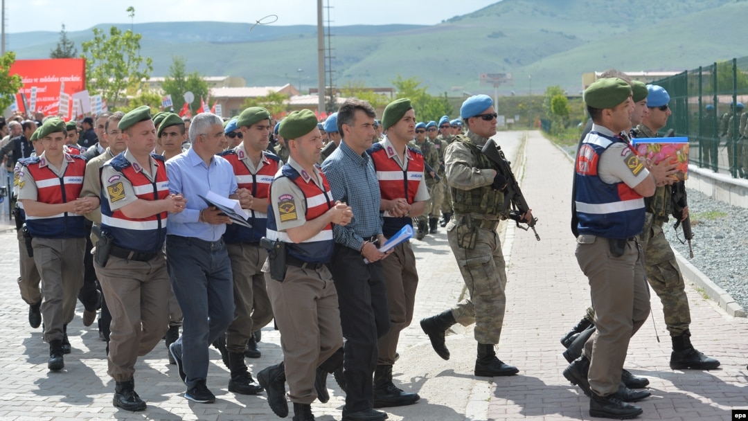 Vojnike uhapšene nakon pokušaja puča sprovode na suđenje, Ankara 21. maj 2017