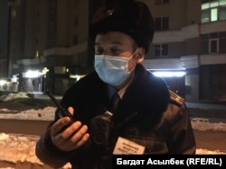Учаскелік полиция инспекторы Дидар Мұхамеди. Алматы, 27 ақпан 2021 жыл.