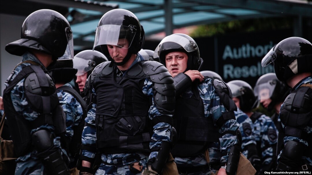 Бойцы ОМОН