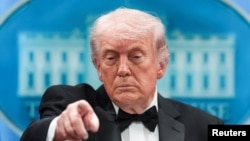 ABŞ-nyň prezidenti Donald Tramp Eýranyň ýadro ýaragyny edinmek niýetinden ýüz öwürmäge razy bolmalydygyny, ýogsam "duşuşmaga sebäbiň ýokdugyny" aýtdy.