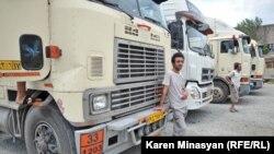 Armenia -- Iranian truck-drivers in Armenia, 24Aug2012