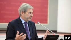 Архива: Еврокомесарот за проширување Јоханес Хан. 