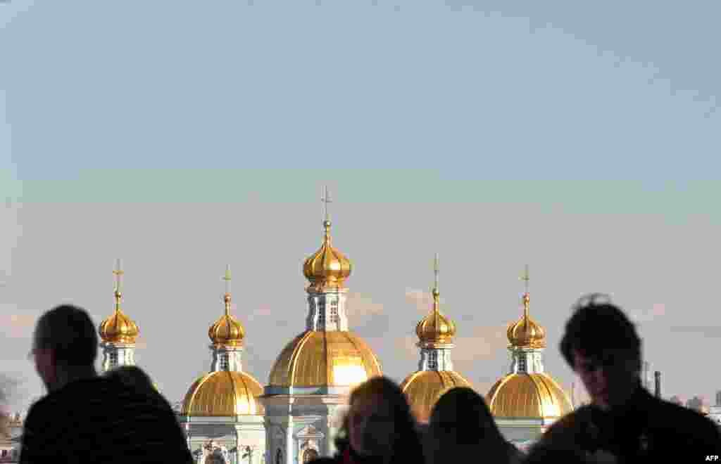 Vedere de la balconul noului teatru Mariinksy din Sankt Petersburg