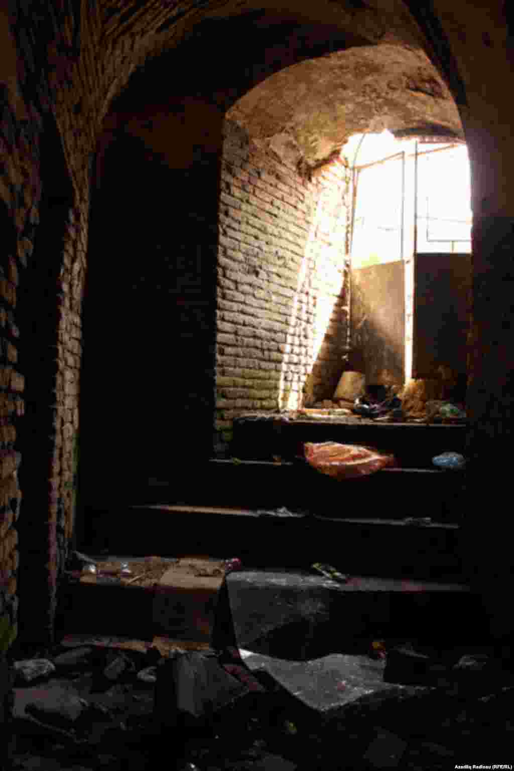 1986-1987-ci illərdə hamamda təmir bərpa işləri aparılıb, amma bu sadəcə kosmetik xarakterli olub.