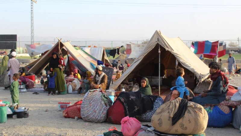 Mijëra afganë në përpjekje për t'u larguar nga vendi 