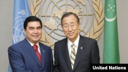 BMG-niň Baş sekretary Ban Ki-Moon (s) we Türkmenistanyň prezidenti G.Berdimuhamedow (s)