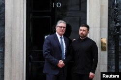 Premierul Keir Starmer și președintele Volodimir Zelenski, la vizita din 14 august a liderului ucrainean în Downing Street.