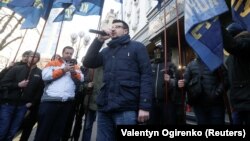 Киевдегиги коррупцияга каршы акциянын катышуучулары. 27-февраль, 2019-жыл. 