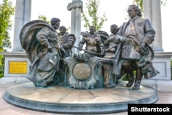 Скульптурна композиція «Гетьмани. Молитва за Україну» в місті Батурині Чернігівської області