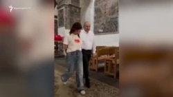 Օր 2-րդ. վարչապետն ու տիկինը շարունակում են գրել, Մայր Աթոռը դեռ լռում է