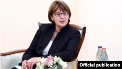 Armenia - Georgian Foreign Minister Maia Panjikidze at a meeting with Armenian Prime Minister Tigran Sarkisian in Yerevan, 12Apr2013.