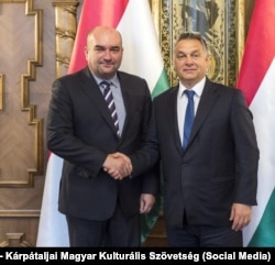 Угорський прем’єр Орбан (праворуч) зустрічався з кандидатом в депутати Верховної Ради від Закарпаття Брензовичем (праворуч) в Будапешті в 2019-му