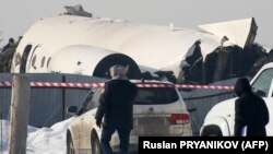 Pjesë e aeroplanit të rrëzuar në Almati të Kazakistanit.