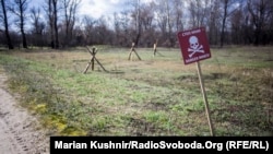 Мінне поле на в’їзді в село Сизе 